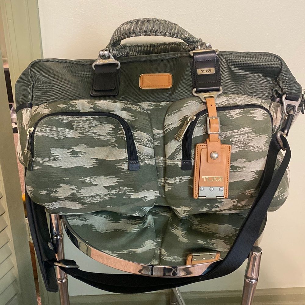 TUMI alpha bravo shoulder bag rare with para cord handles